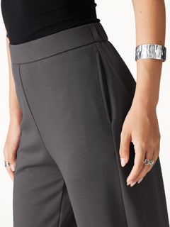 TravelEase High-Rise Ankled Barrel Pants with Pockets