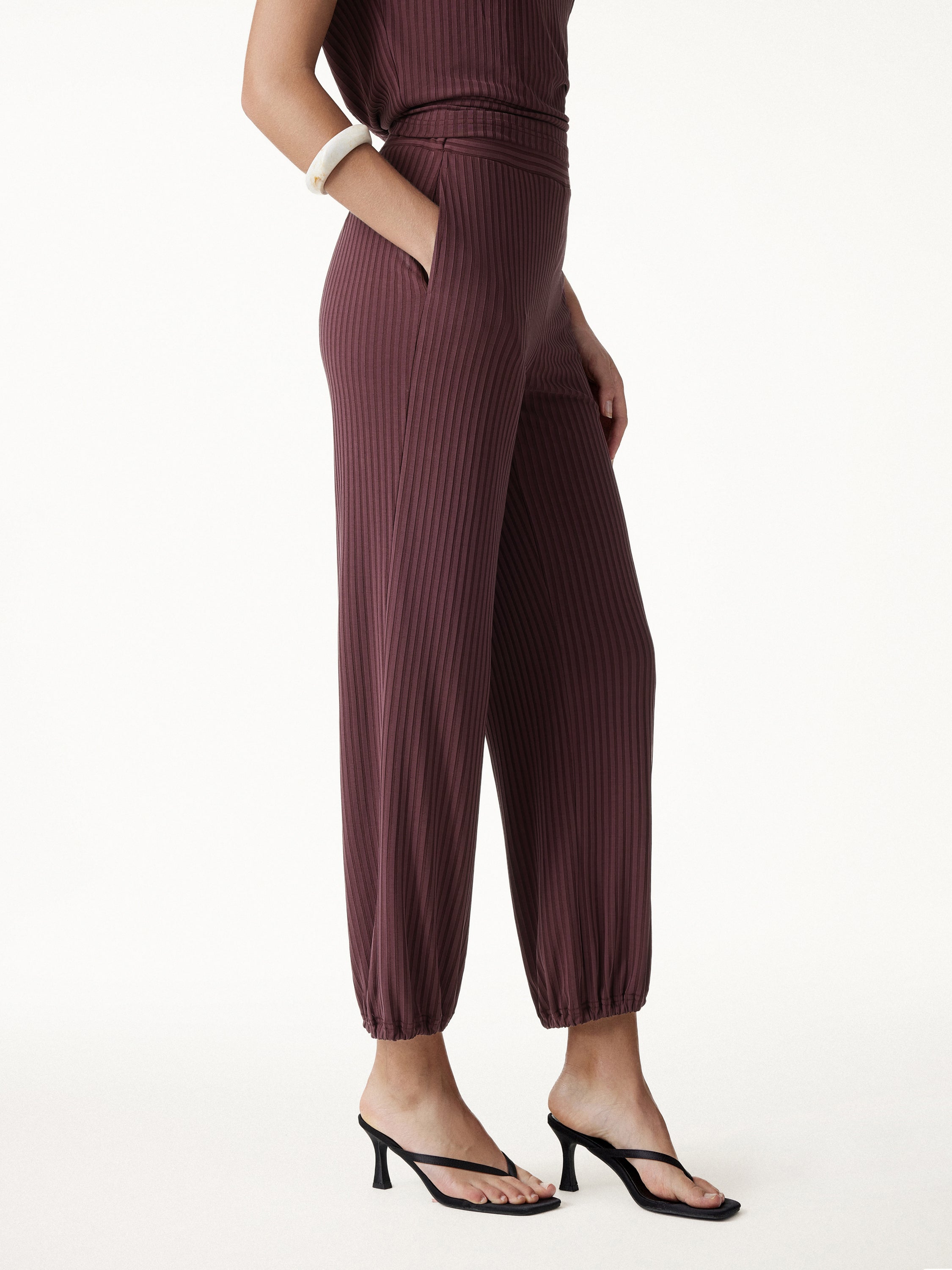 Wrinkle-Free Ultra-soft Mid-Rise Cropped Lounge Pants with Pockets