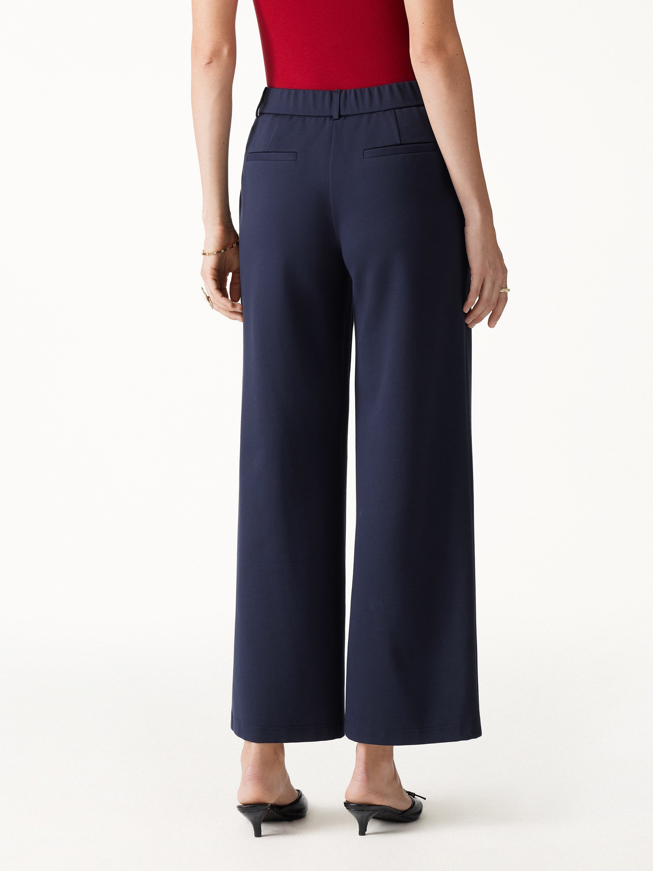 Ponte Low-Rise Straight Leg Ankled Pants with Pockets